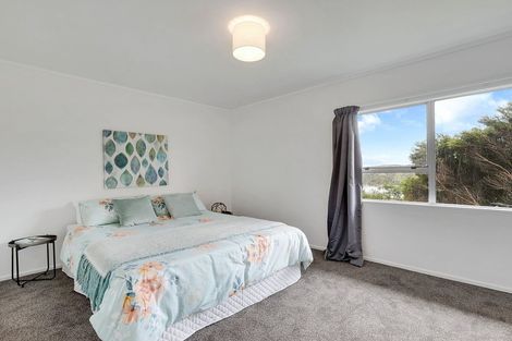 Photo of property in 10 Kahu Road, Paremata, Porirua, 5024