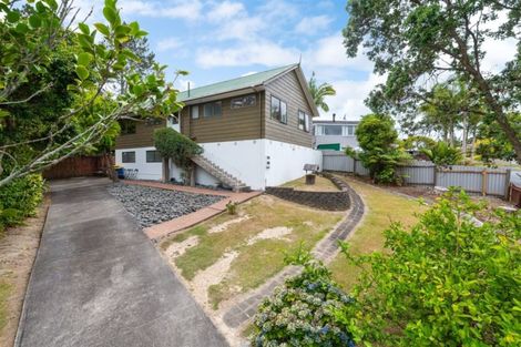 Photo of property in 92 Kemp Road, Massey, Auckland, 0614