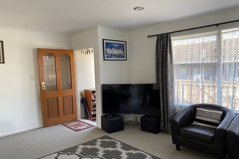 Photo of property in 2/24 Hatherlow Street, Glenfield, Auckland, 0629