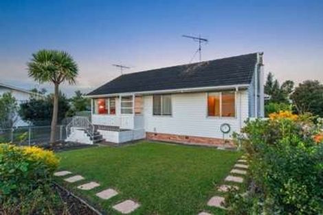 Photo of property in 8 Wyman Place, Pakuranga Heights, Auckland, 2010