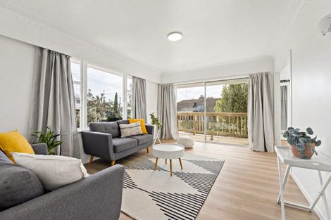 Photo of property in 70 Sturges Road, Henderson, Auckland, 0612