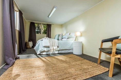 Photo of property in 60 Channel View Road, Campbells Bay, Auckland, 0630