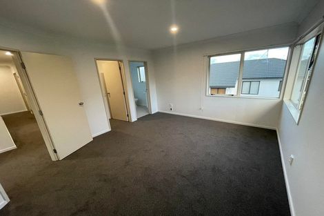 Photo of property in 22 Killygordon Place, Massey, Auckland, 0614