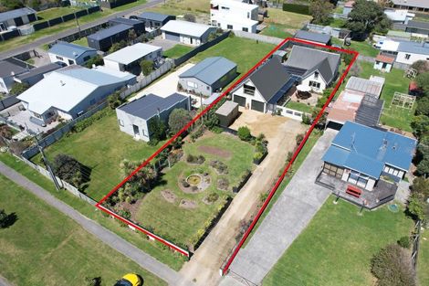 Photo of property in 41 Koputara Road, Himatangi Beach, Foxton, 4891