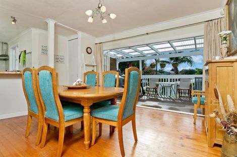 Photo of property in 17 Paramu Avenue, Birkdale, Auckland, 0626