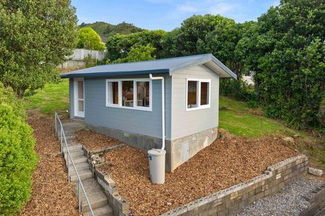 Photo of property in 27 Kotare Street, Waikanae, 5036