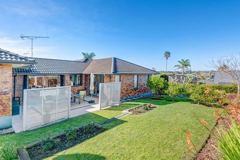 Photo of property in 49 Chesterfield Way, Orewa, 0931