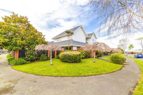 Photo of property in 2 Millcroft Place, Parklands, Christchurch, 8083