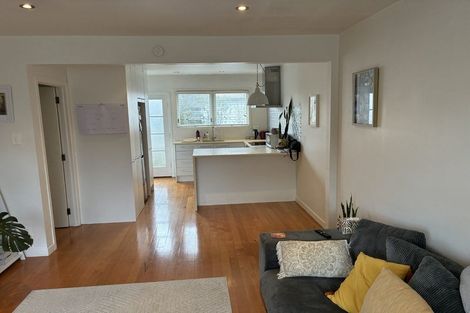 Photo of property in 19 Church Street, Northcote Point, Auckland, 0627