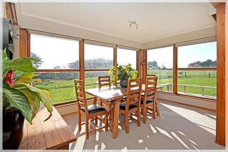 Photo of property in 132 Takapu Road, Manakau, Levin, 5573