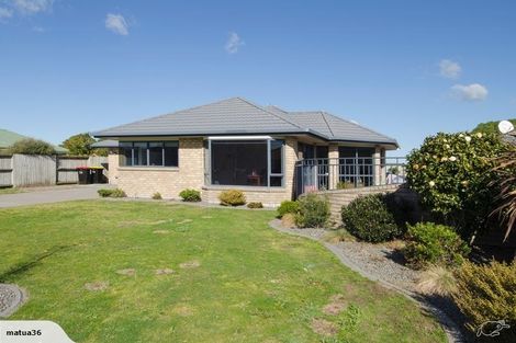 Photo of property in 31 Corinth Grove, Papamoa Beach, Papamoa, 3118