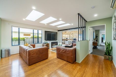 Photo of property in 11 Corlett Road, Plimmerton, Porirua, 5026