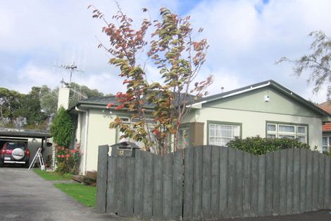 Photo of property in 12 Rewa Street, Takaro, Palmerston North, 4412