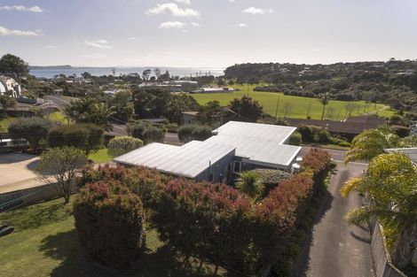Photo of property in 13 Rimu Road, Stanmore Bay, Whangaparaoa, 0932
