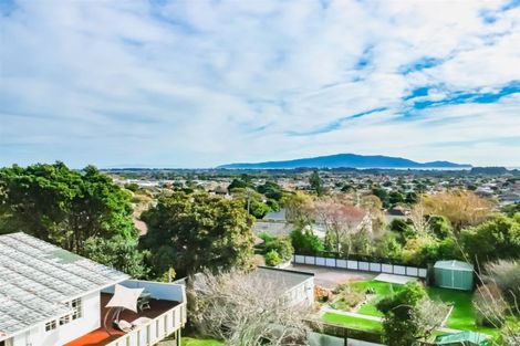 Photo of property in 1 Ruru Street, Waikanae, 5036