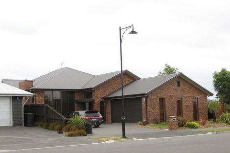 Photo of property in 36 Titirangi Crescent, Parklands, Christchurch, 8083