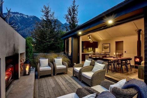 Photo of property in 2 Fife Court, Jacks Point, Queenstown, 9371