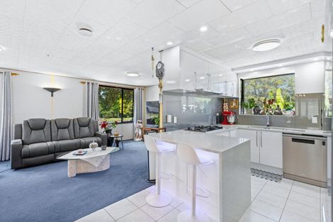 Photo of property in 15 Marinich Drive, Ranui, Auckland, 0612
