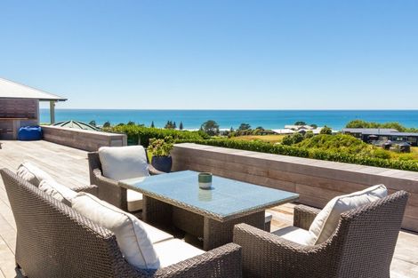 Photo of property in 5 Pukeko Place, Riversdale Beach, Masterton, 5872