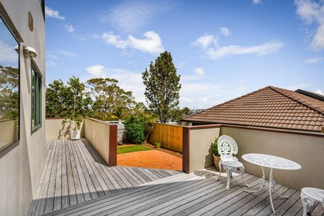Photo of property in 2/12 Richards Avenue, Forrest Hill, Auckland, 0620