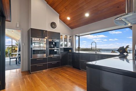 Photo of property in 5 Kotare Place, Sandspit, Warkworth, 0982