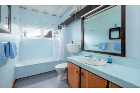 Photo of property in 76 Cannon Hill Crescent, Mount Pleasant, Christchurch, 8081