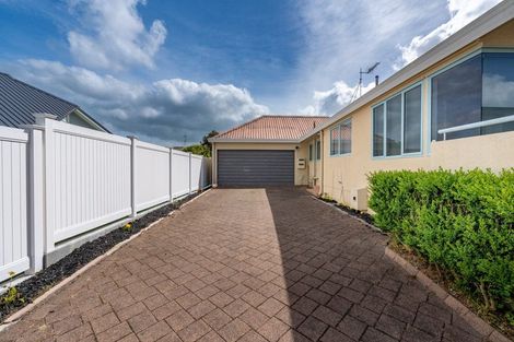 Photo of property in 10a Ashley Street, St Andrews, Hamilton, 3200