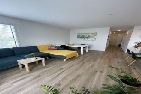 Photo of property in 9/1 Genevieve Lane, Hobsonville, Auckland, 0616