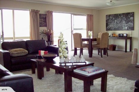 Photo of property in 2/66 Victoria Road, Devonport, Auckland, 0624