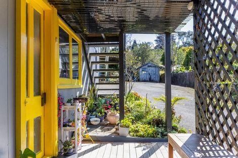 Photo of property in 1/4 Newstead Avenue, Browns Bay, Auckland, 0632