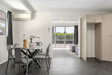 Photo of property in 379 Yaldhurst Road, Russley, Christchurch, 8042