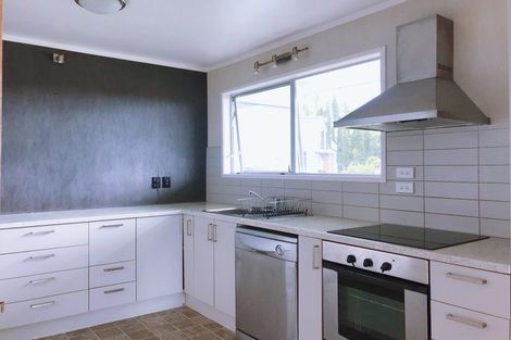 Photo of property in 2/2 Girrahween Drive, Totara Vale, Auckland, 0629