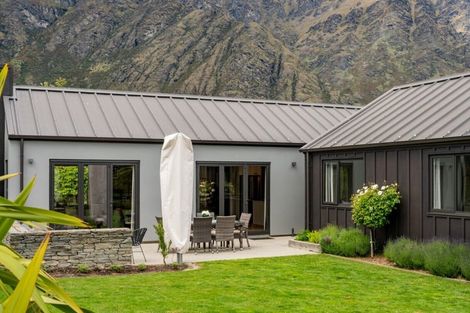 Photo of property in 2 Jacks Point Rise, Jacks Point, Queenstown, 9371