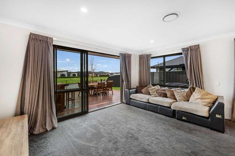 Photo of property in 62 Tiritiri Moana Drive, Pegasus, 7612