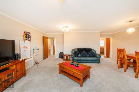 Photo of property in 4 Chertsey Court, Roslyn, Palmerston North, 4414