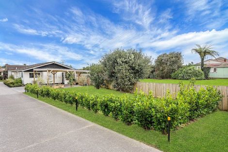 Photo of property in 19f Victoria Avenue, Waiuku, 2123