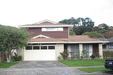 Photo of property in 7 Mcenroe Grove, Naenae, Lower Hutt, 5011