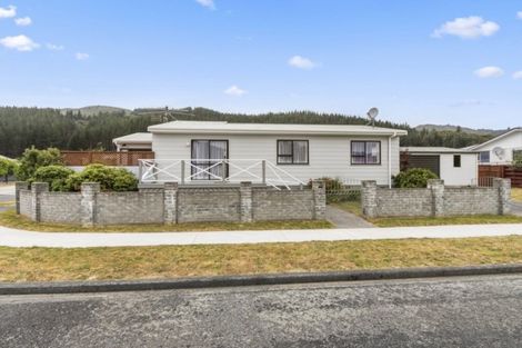 Photo of property in 46 Berkeley Road, Wainuiomata, Lower Hutt, 5014