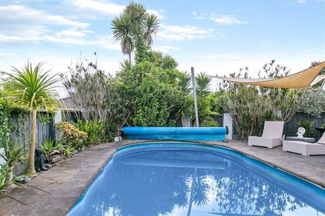 Photo of property in 84 Hetherington Road, Ranui, Auckland, 0612