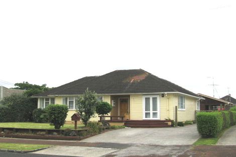 Photo of property in 17 Tuakiri Street, Point England, Auckland, 1072