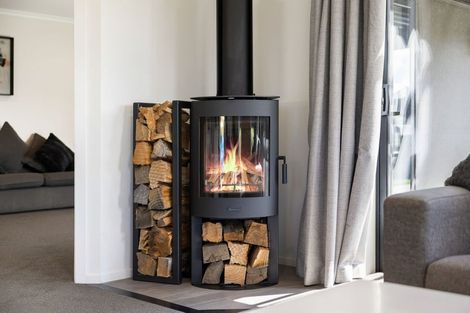 Photo of property in 12 Sawdon Street, Wanaka, 9305