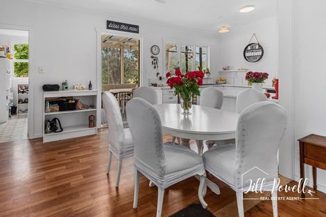 Photo of property in 32 Franklin Road, Paparoa, 0571