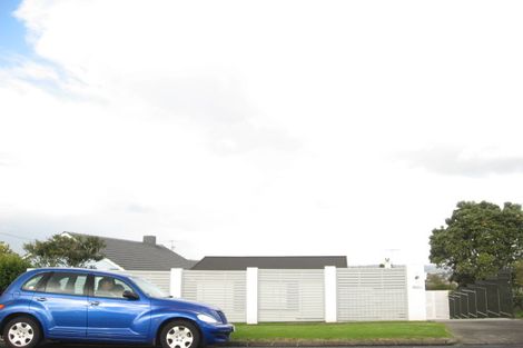 Photo of property in 53 Mellons Bay Road, Mellons Bay, Auckland, 2014