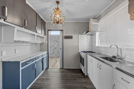 Photo of property in 115 Farquhar Road, Glendene, Auckland, 0602