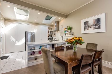 Photo of property in 74 Mortimer Terrace, Brooklyn, Wellington, 6021