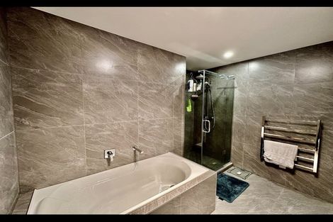 Photo of property in 2b Kororo Street, Northcote, Auckland, 0627