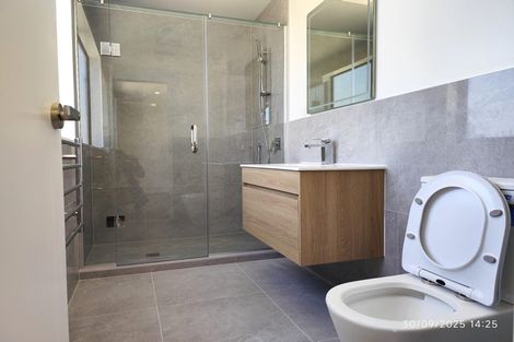 Photo of property in 4 Chatsworth Crescent, Pakuranga Heights, Auckland, 2010