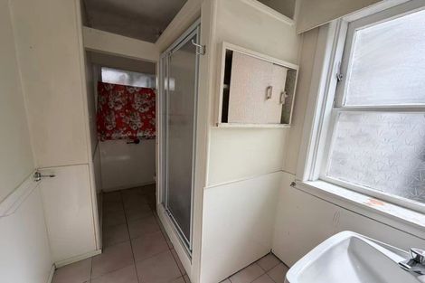 Photo of property in 105 Grove Road, Papakura, 2110