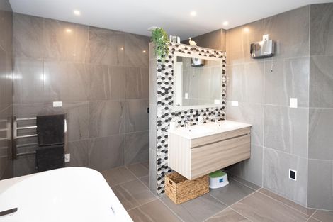 Photo of property in 44 Ure Street, South Hill, Oamaru, 9400