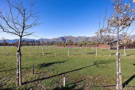 Photo of property in 118 Lachlan Avenue, Hawea Flat, Wanaka, 9382